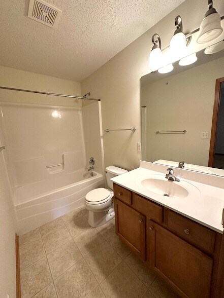 Building Photo - 15375 60th Ave N