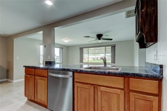 Building Photo - 7244 Amber Dr