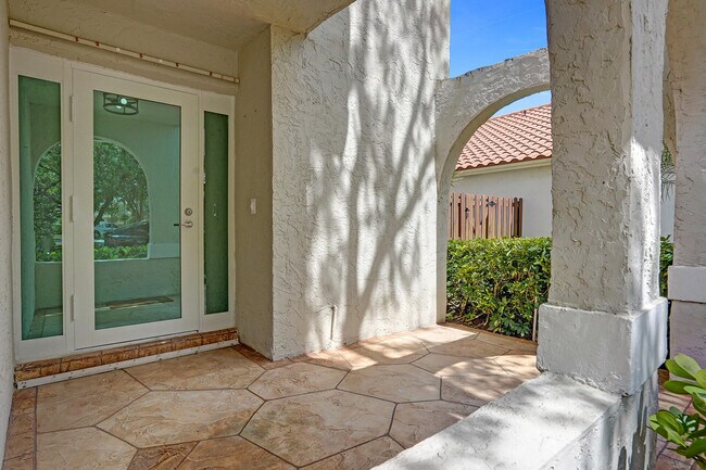 Building Photo - 9821 NW 5th Pl