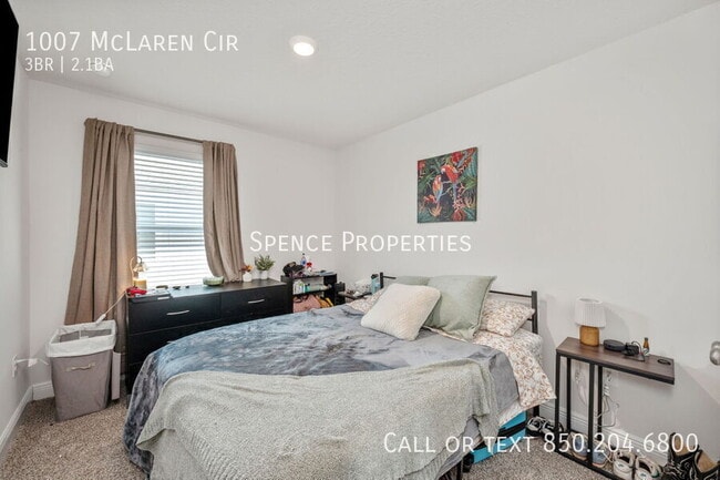 Building Photo - 1007 McLaren Cir
