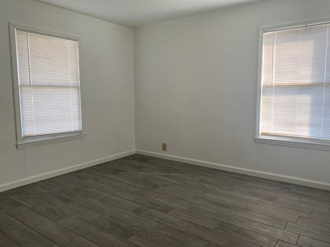 Building Photo - 1217 Lum St