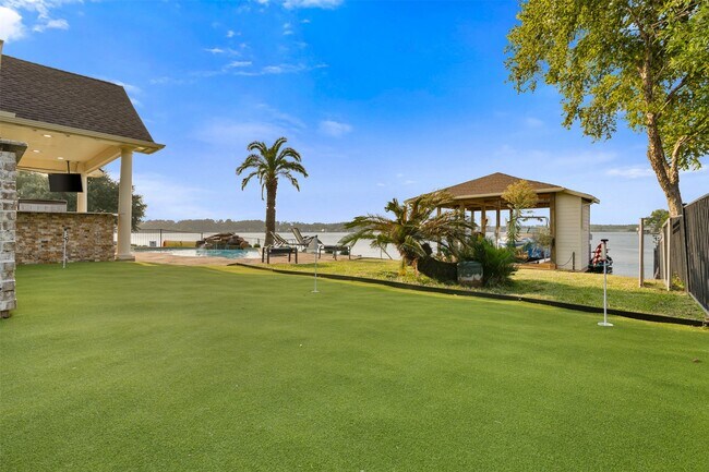 Building Photo - 14030 Shoreline Dr