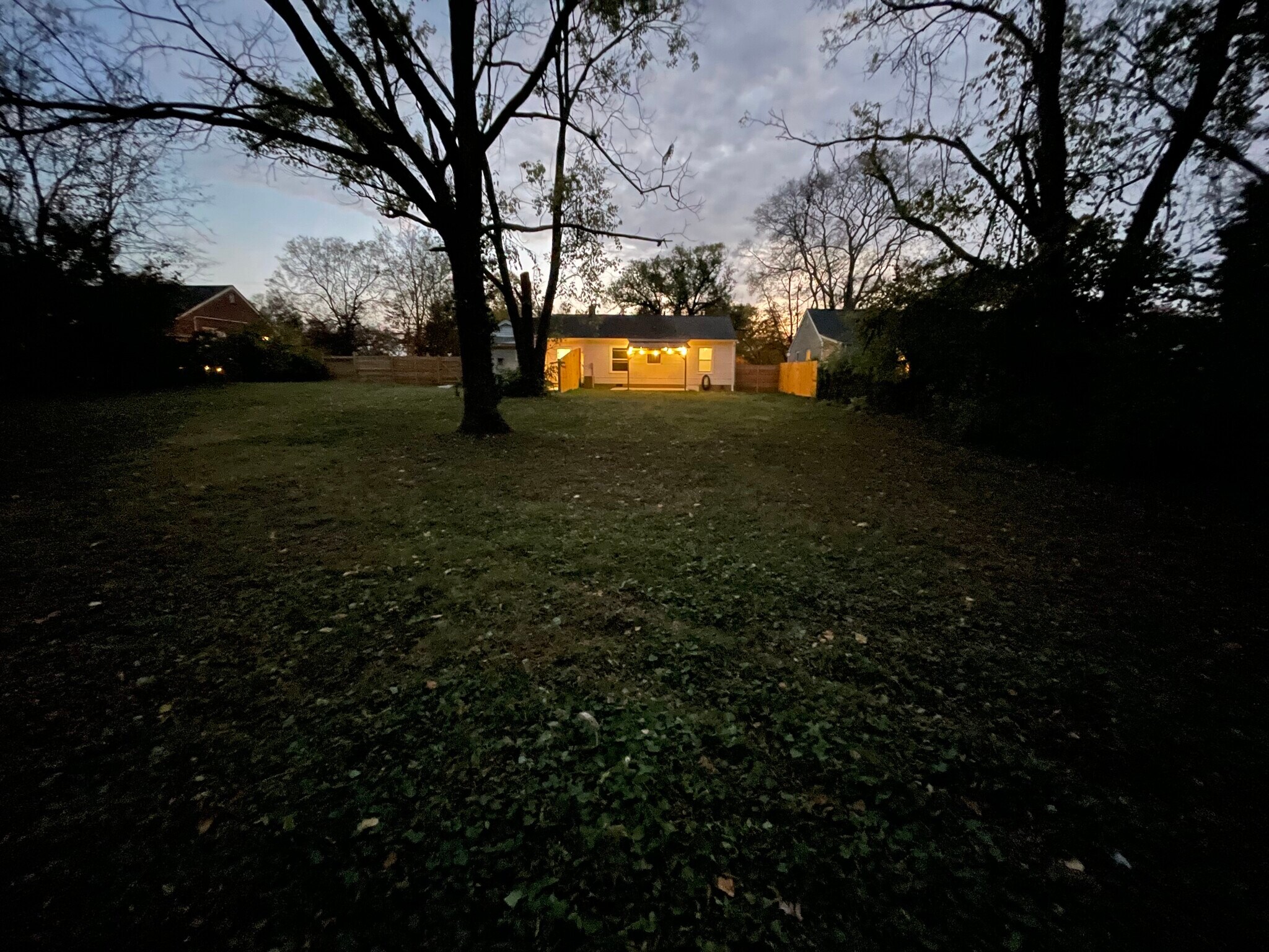 Building Photo - 129 Gordon Ter