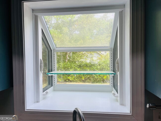 Building Photo - 165 River Park Dr