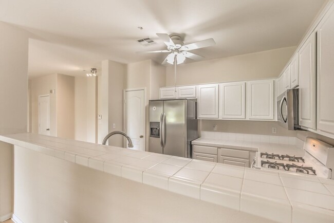 Building Photo - BEAUTIFUL SUMMERLIN CONDO OVERLOOKING THE ...