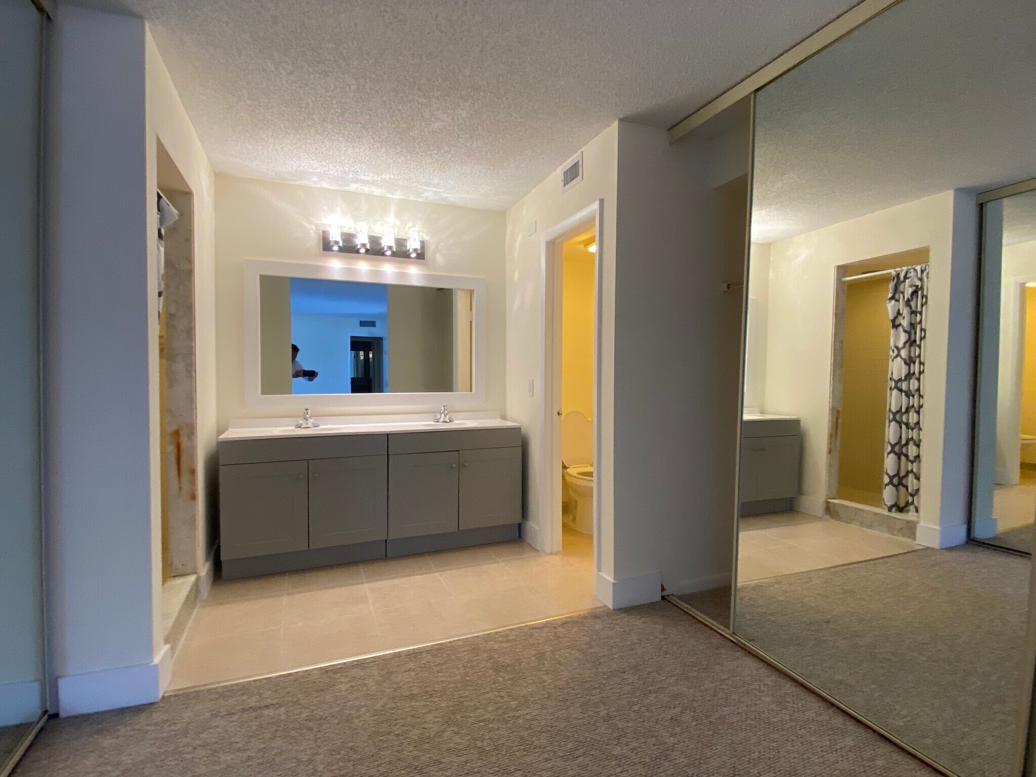 Building Photo - 1116 11th Ln