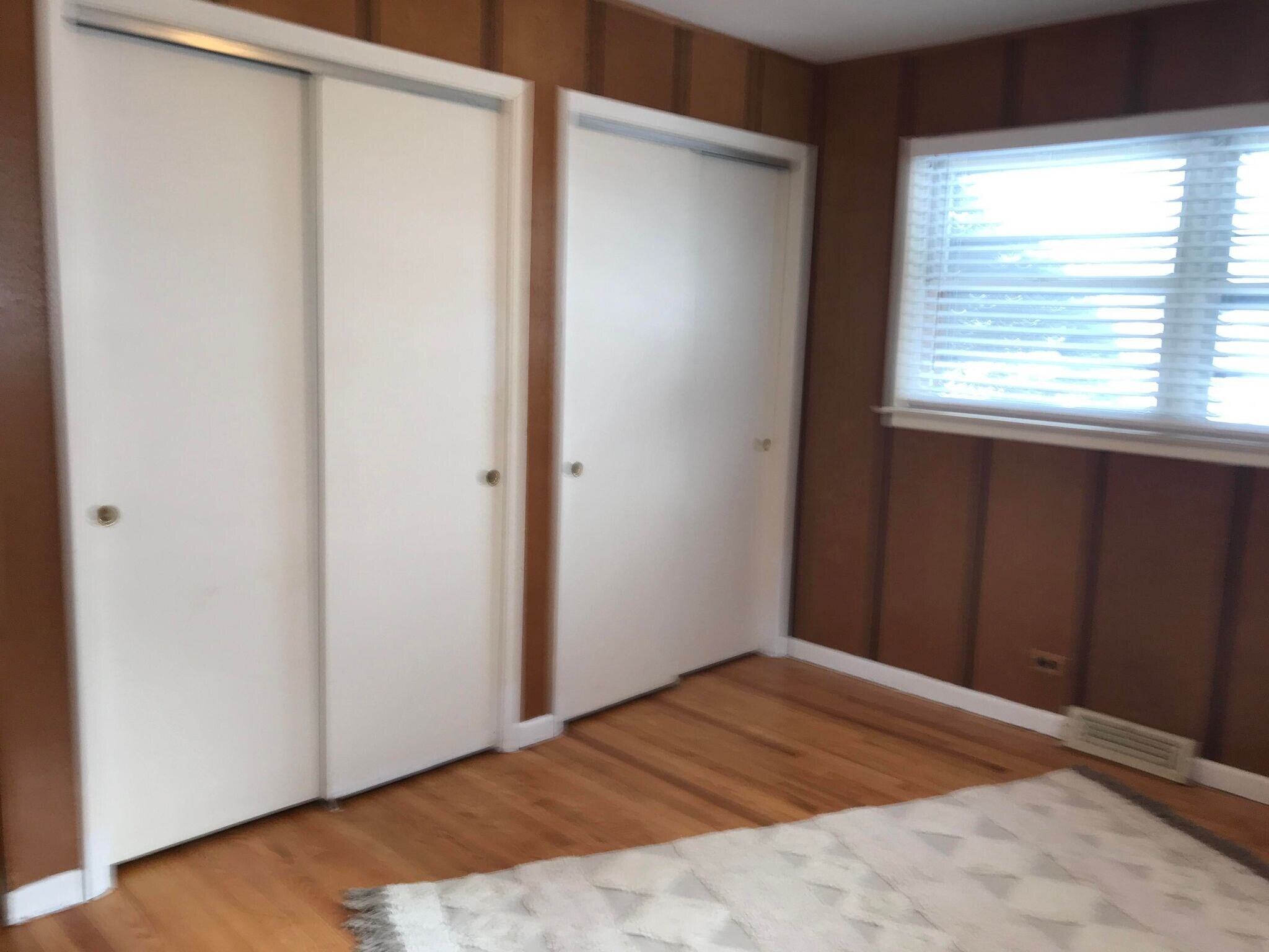 Building Photo - 782 N Van Auken St