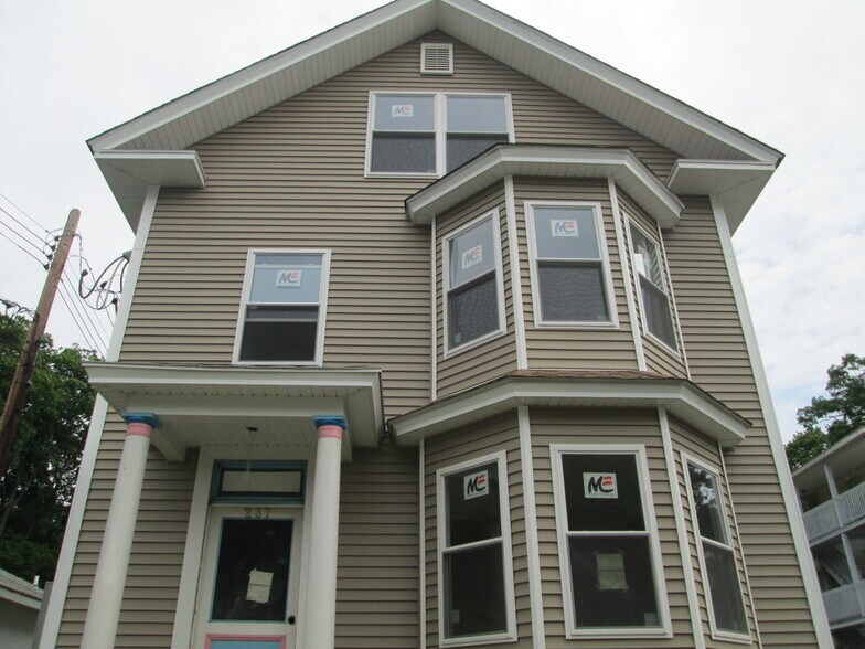 237 Valley - 237 Valley St