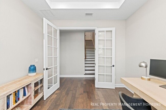 Building Photo - 4430 Pond Brk Ct