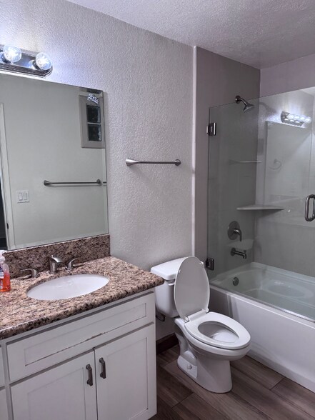 Building Photo - 4611 Park Dr