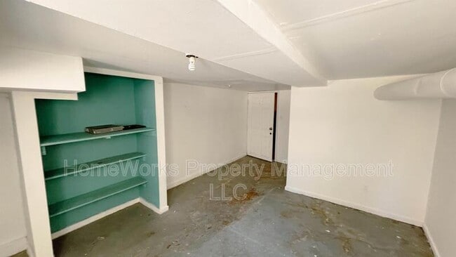 Building Photo - 317 S Mount St