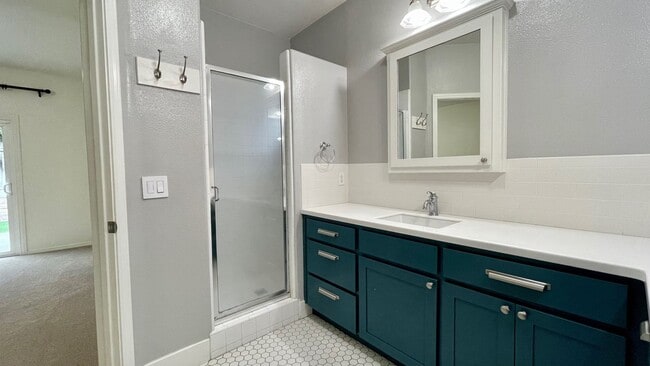 Building Photo - Single Level 4-Bedroom with 3-Car Garage in Berry Gardens