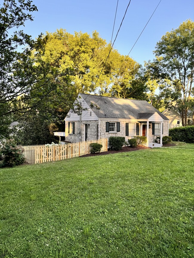 Primary Photo - 3800 Auburn Ln
