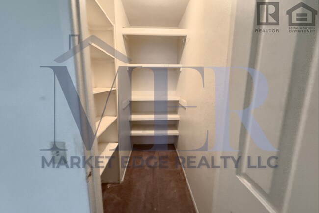 Building Photo - 2Bed/1.5Bath Ground Floor Townhouse at Glendale Ave/27th Ave! Ready for Immediate Move-In! -- GAR...