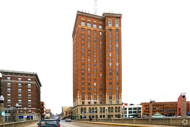 Building Photo - Leland Tower Apartments