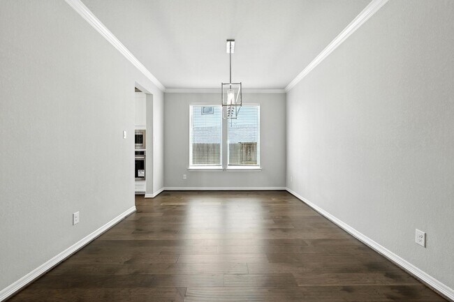 Building Photo - 1610 Rosedale Dr