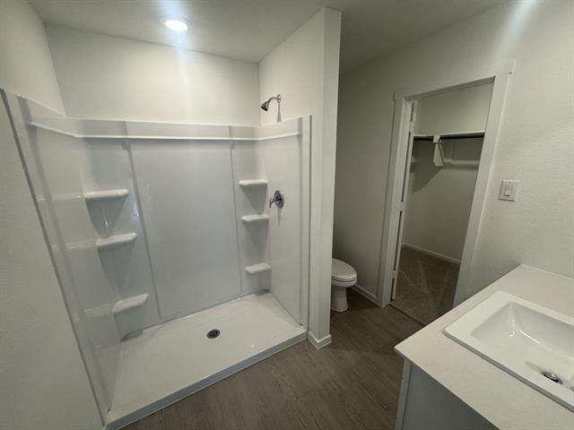 Building Photo - 423 Finch Cir