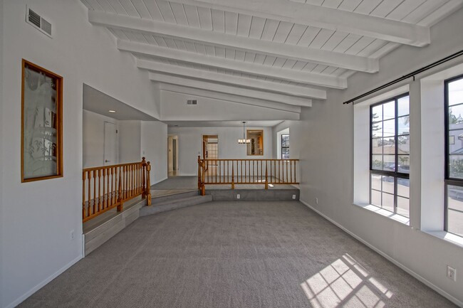 Building Photo - VERY BRIGHT & AIRY, 2050 SQ FT HOME W/ TON...