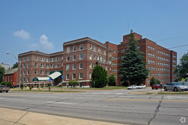 Primary Photo - Midtown Apartments