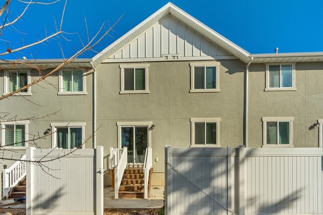 Building Photo - 1158 1740 W