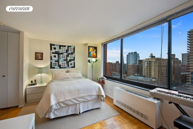 Primary Photo - 215 W 95th St