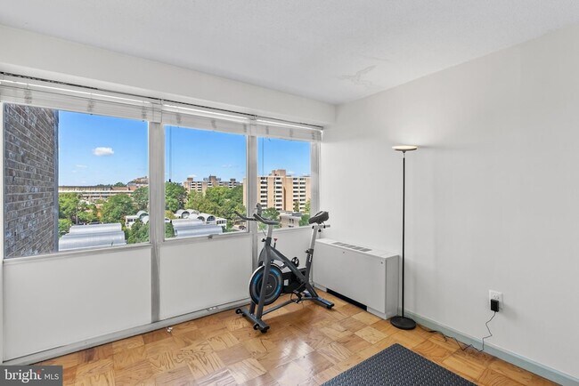 Building Photo - 1301 Delaware Ave SW