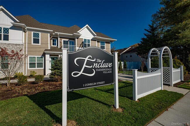 Building Photo - 1 Conklin St