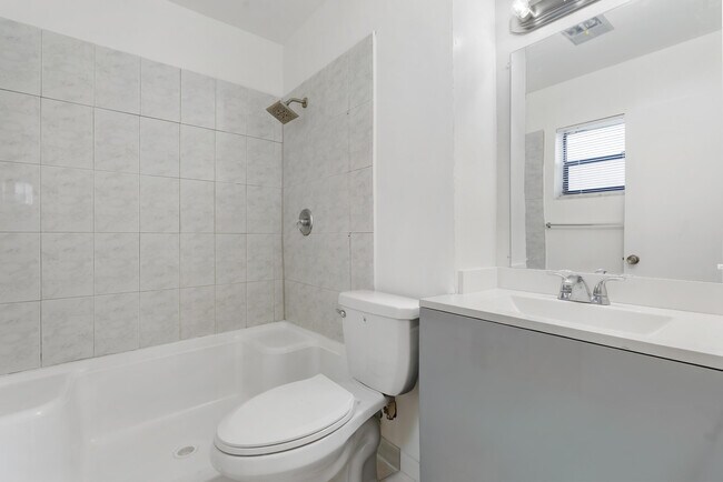 Building Photo - 4108 NW 79th Ave