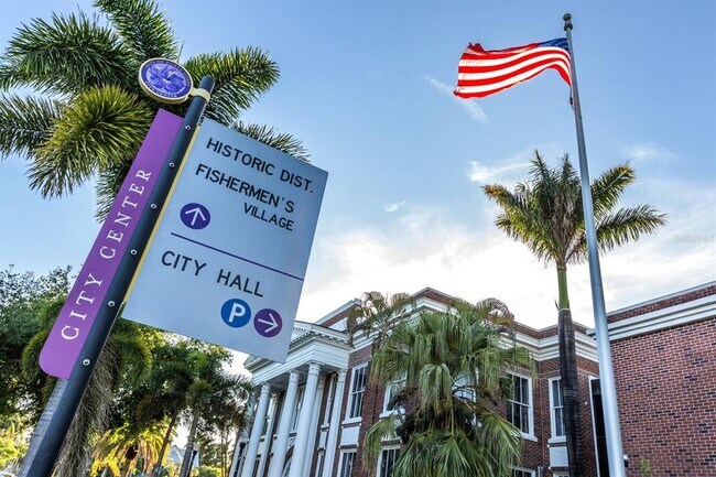 Building Photo - 26333 Nadir Rd