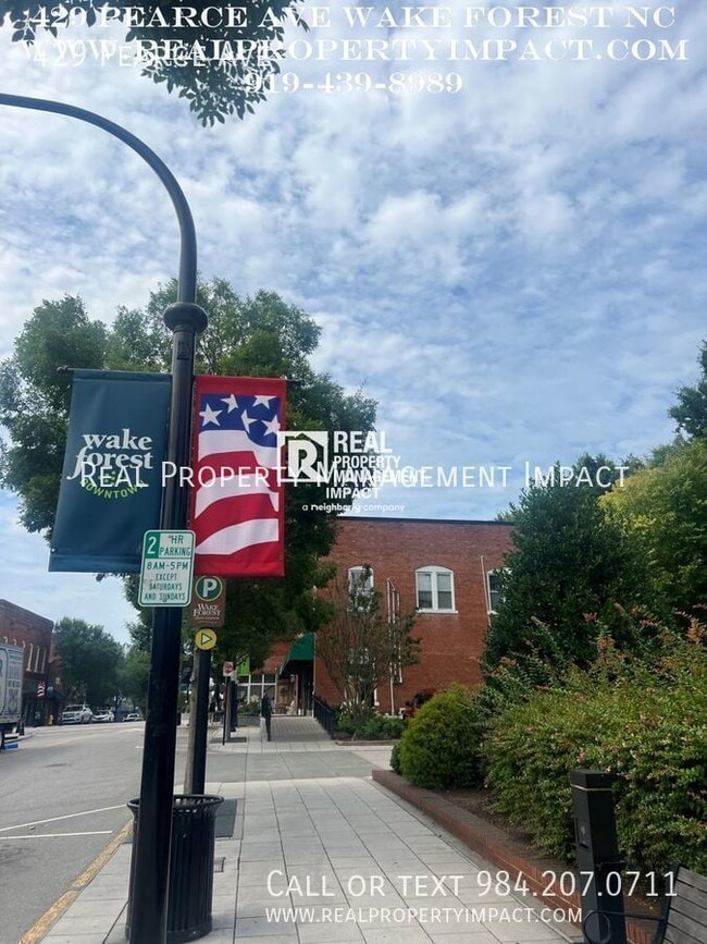 Building Photo - 429 Pearce Ave