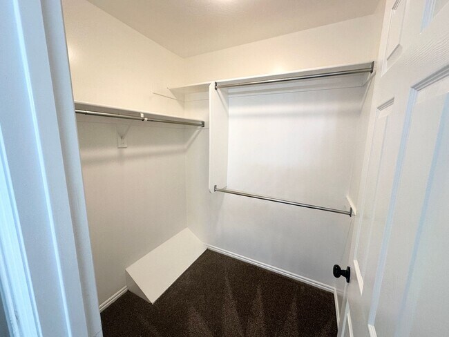 Building Photo - 4 Bed/ 3 Bathroom house in West Jordan
