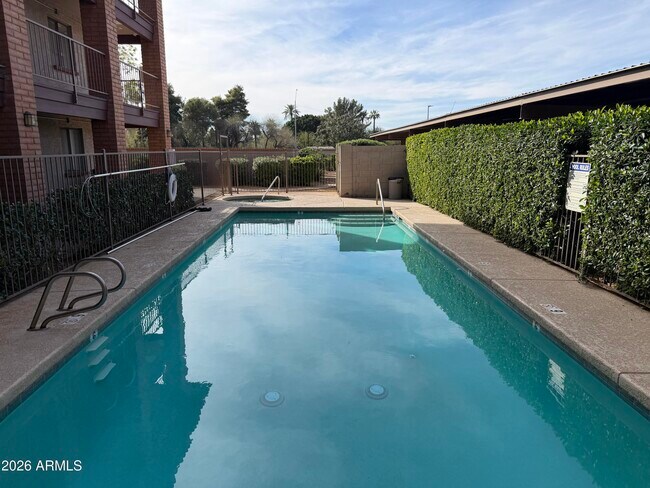 Building Photo - 17 E Ruth Ave