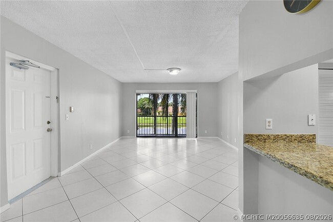 Building Photo - 1008 Green Pine Blvd