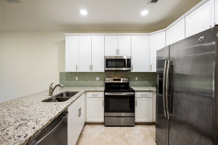 Building Photo - 6948 Broadland Way