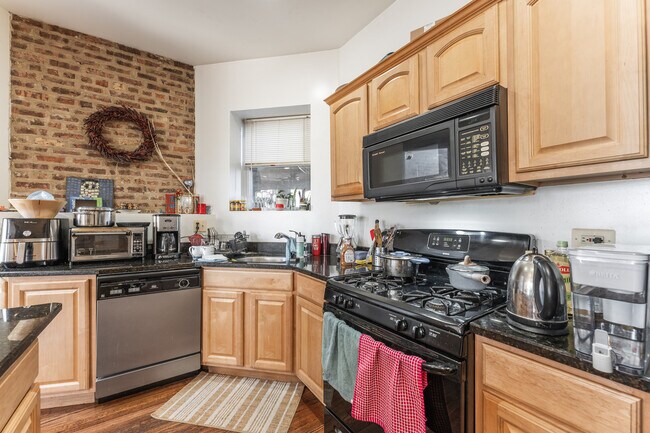 Building Photo - 1010 N Kedzie Ave