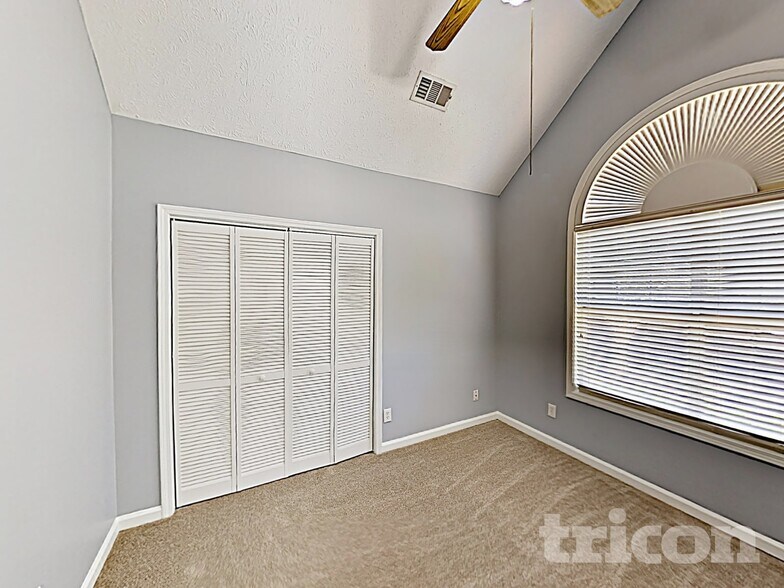 Building Photo - 169 Floresta Dr