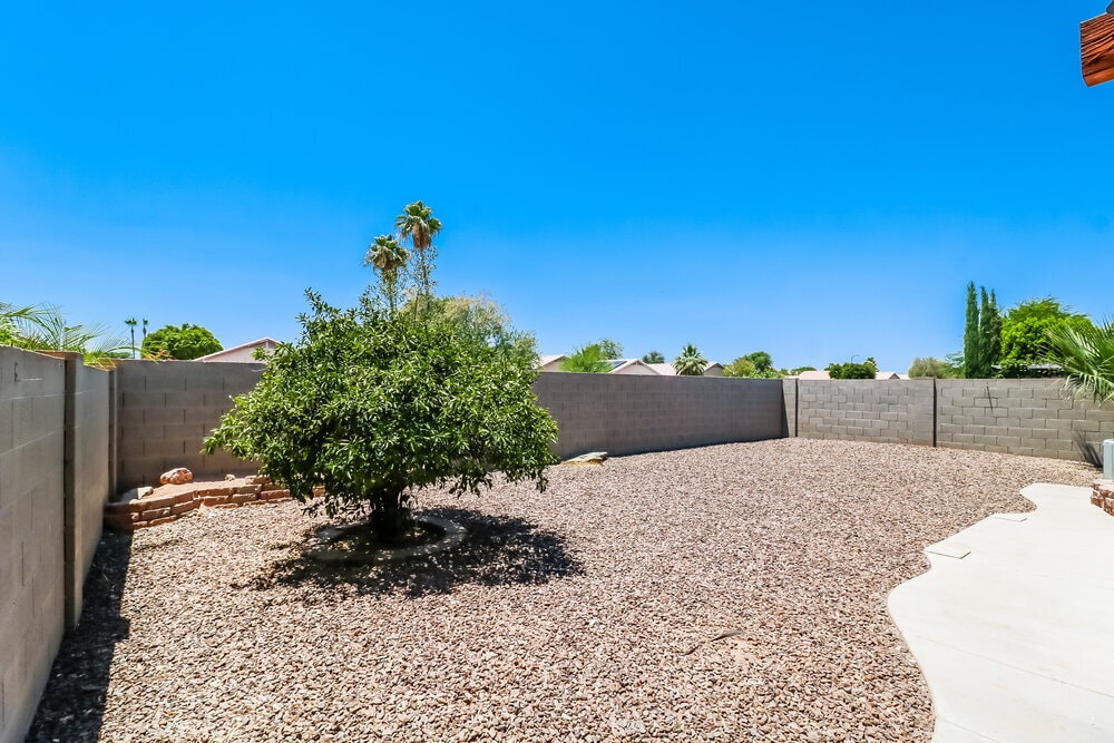 Building Photo - 15550 N Ulrich Way