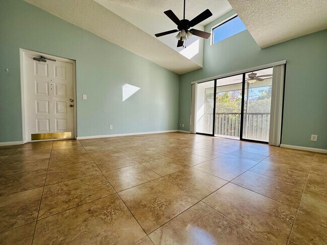 Building Photo - 1007 Green Pine Blvd