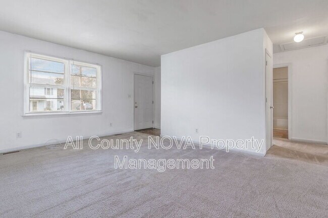 Building Photo - 211 Church St