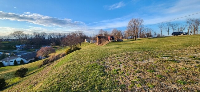 Building Photo - 1142 Fells Church Rd