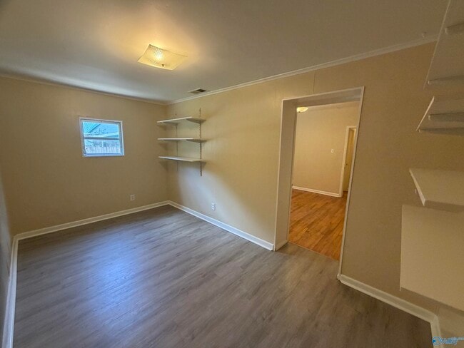 Building Photo - 1318 9th Ave SE