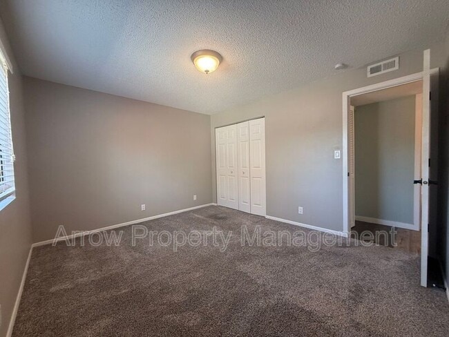Building Photo - 3405 Holdrege St