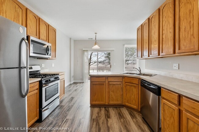 Building Photo - 4137 Blackstone Dr