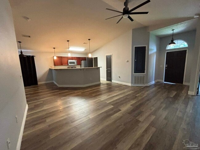 Building Photo - 8089 Nalo Creek Loop
