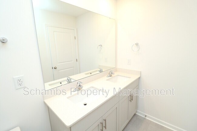 Building Photo - 360 Freestall Dr