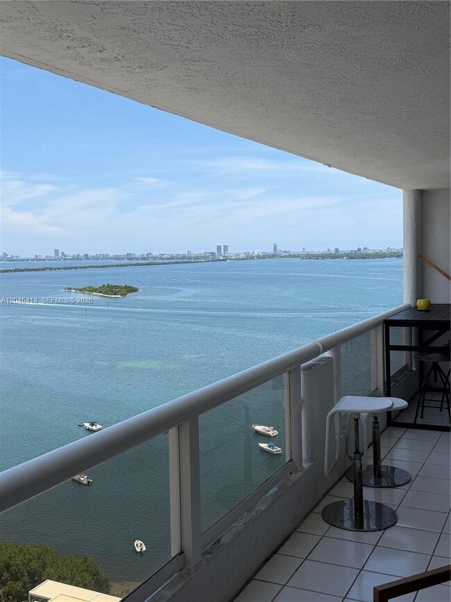 Building Photo - 1717 N Bayshore Dr