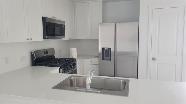 Building Photo - 510 Firedance Ct