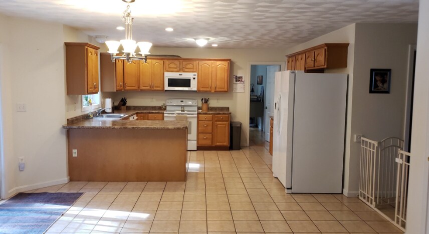 Building Photo - 10 Keneson St