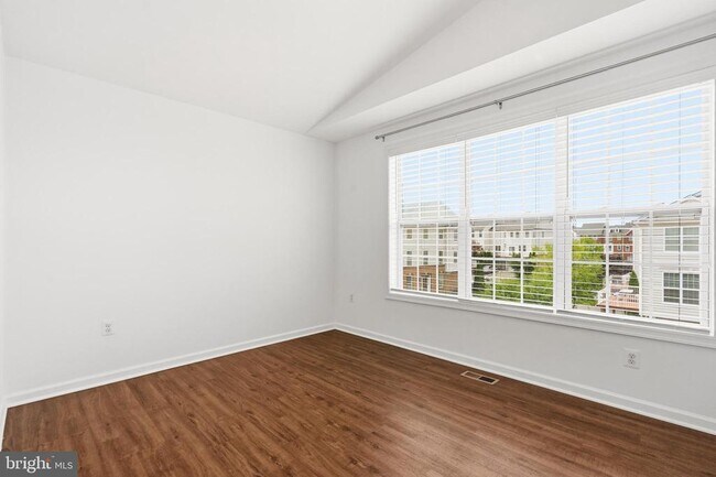 Building Photo - 23167 Flora Mure Dr