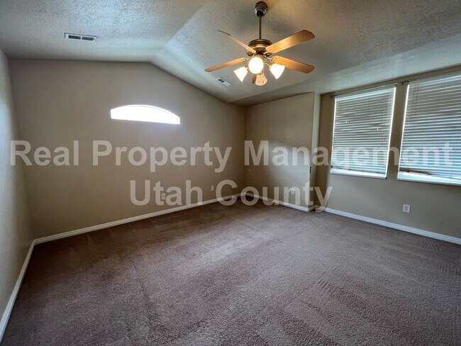 Building Photo - Pet Friendly Home with Fully fenced back yard
